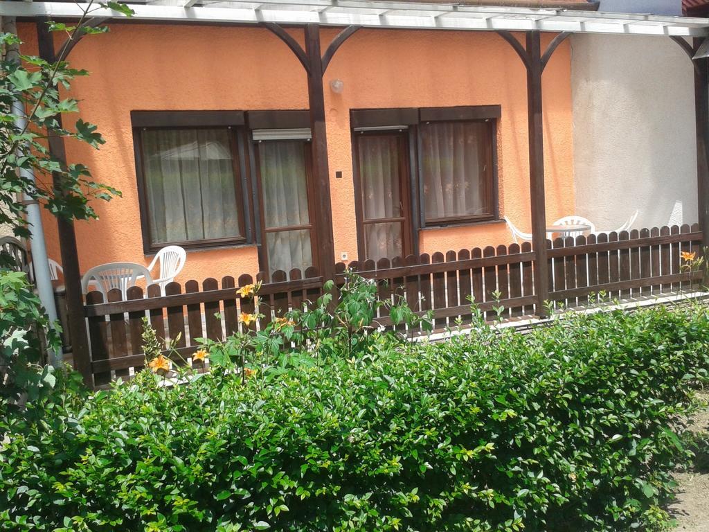 Petra Vendeghaz Apartment Buk Room photo