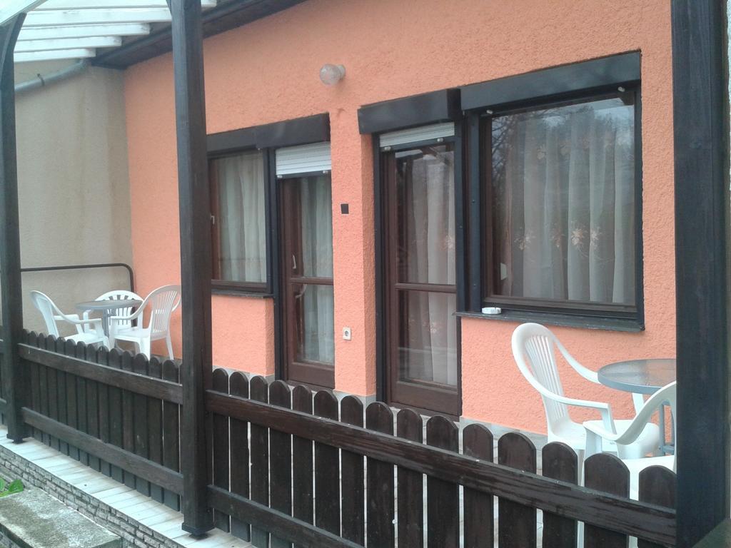 Petra Vendeghaz Apartment Buk Room photo